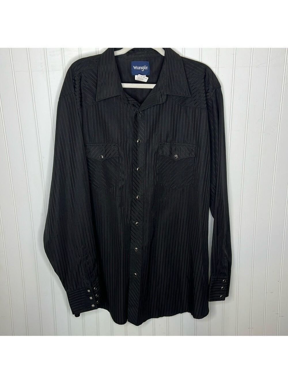 - Wrangler Black on Black Long Sleeve Snap Shirt Size 2XLT